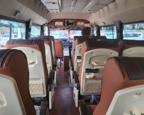 Best-16-Seater-Tempo-Traveller-in-Delhi-best-rates