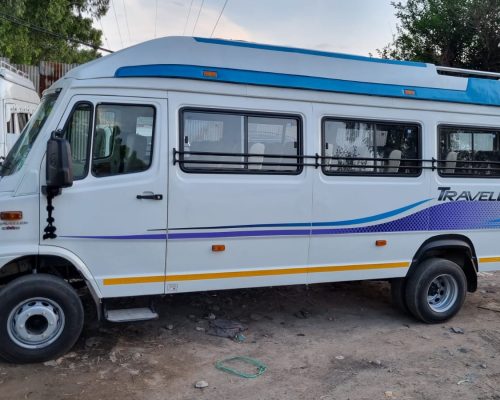 Best 25 Seater Tempo Traveller in Varanasi